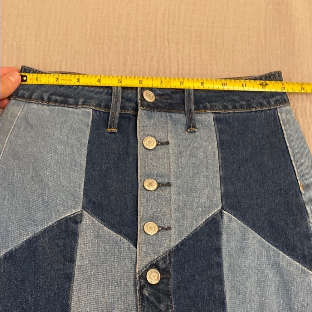 American Eagle Denim Patchwork Skirt. Size 00 - Picture 7 of 7